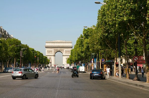 What Unique Experiences Does Cruise Tourism Offer in the UK?